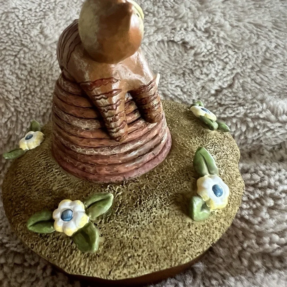 Lang‎ Candles LTD Curious Cat Topper #80190401 Kitty Top Of Beehive Bees Flowers